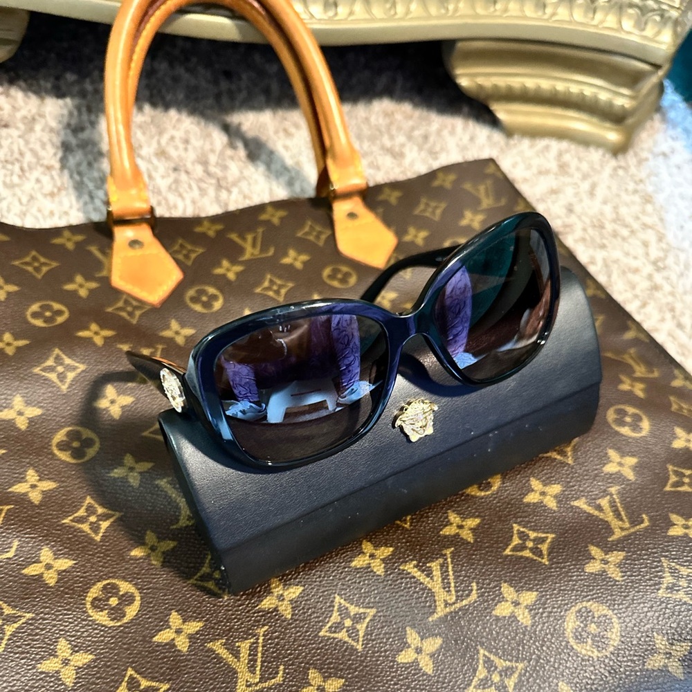 🏝️🏝️🏝️VERSACE SUNGLASSES🏝️🏝️🏝️ - Picture 5 of 13
